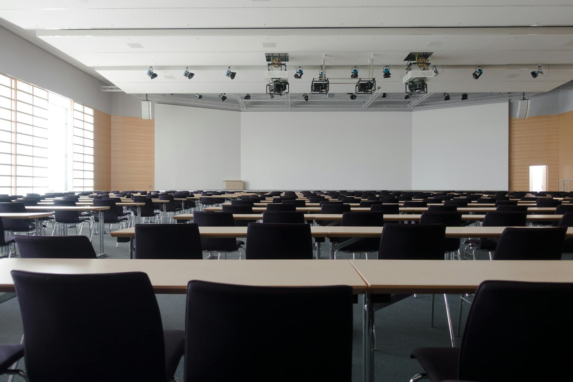 Photo by Pixabay: https://www.pexels.com/photo/white-wooden-rectangular-table-159213/ for a blog on Culture Elevate: The Company Work Culture Solution That Works